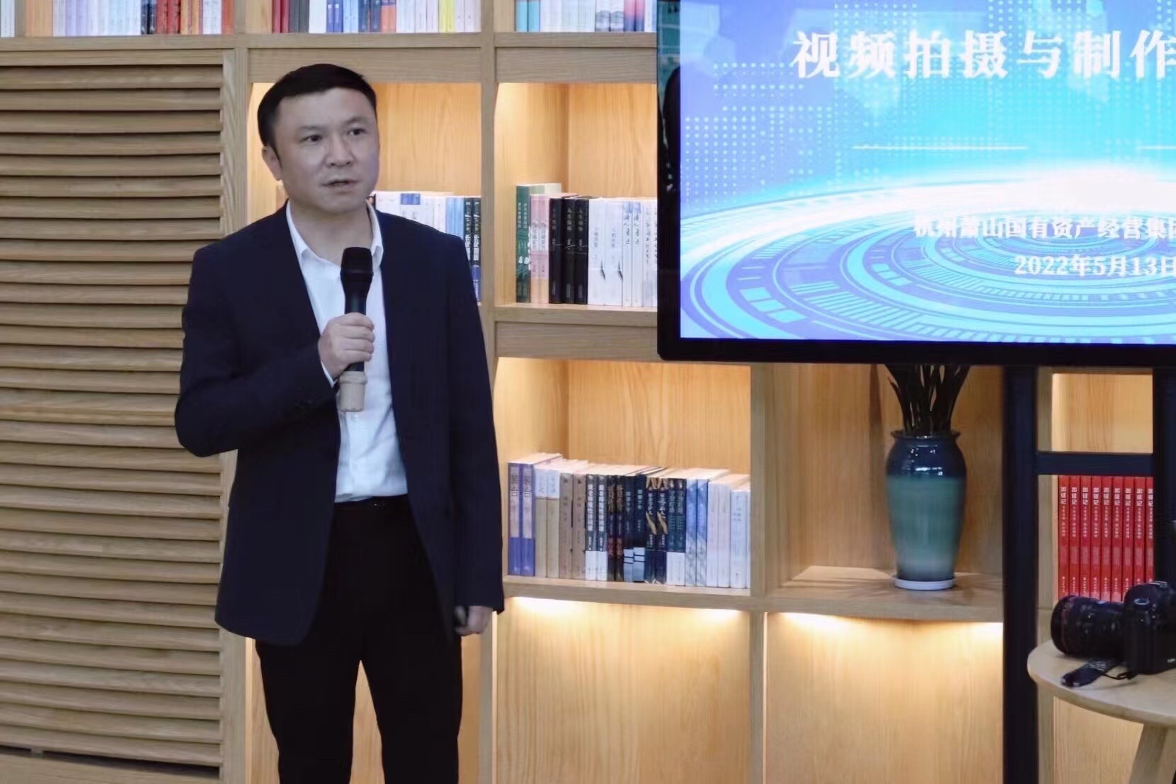 集团党委委员,副总经理 李迪鸣李迪鸣表示,集团党委长期以来高度关心