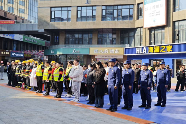 瓜沥消防救援站深入辖区空港新天地开展消防演练及培训